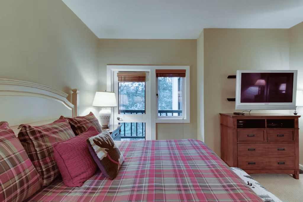 Wildflower Luxury - Image 15