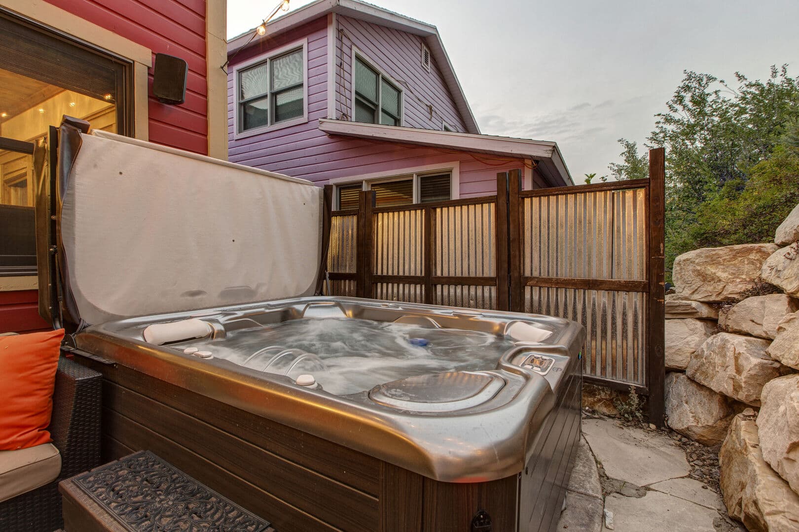 Daly Canyon House - Image 28