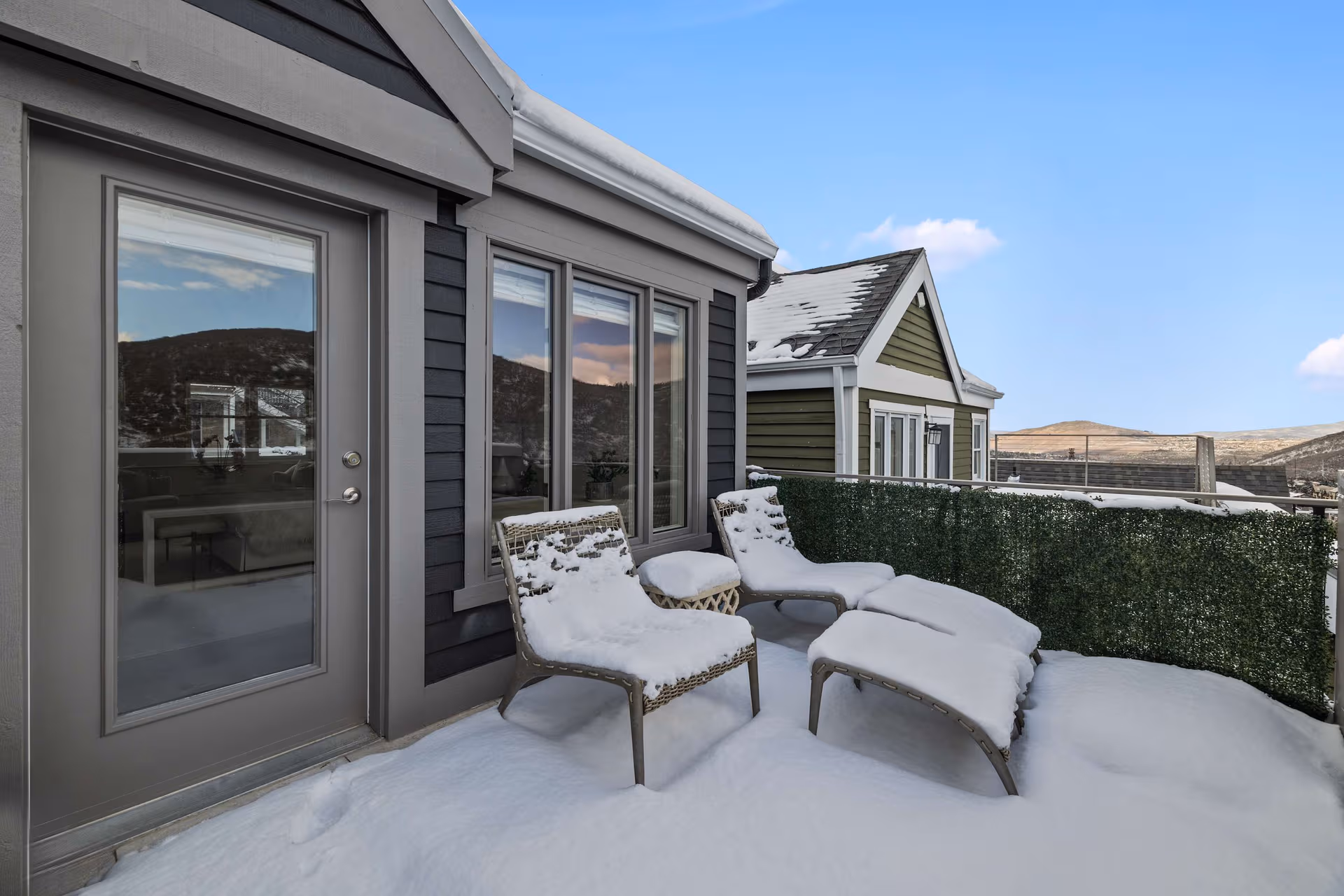 Slopeside Sanctuary - Image 26