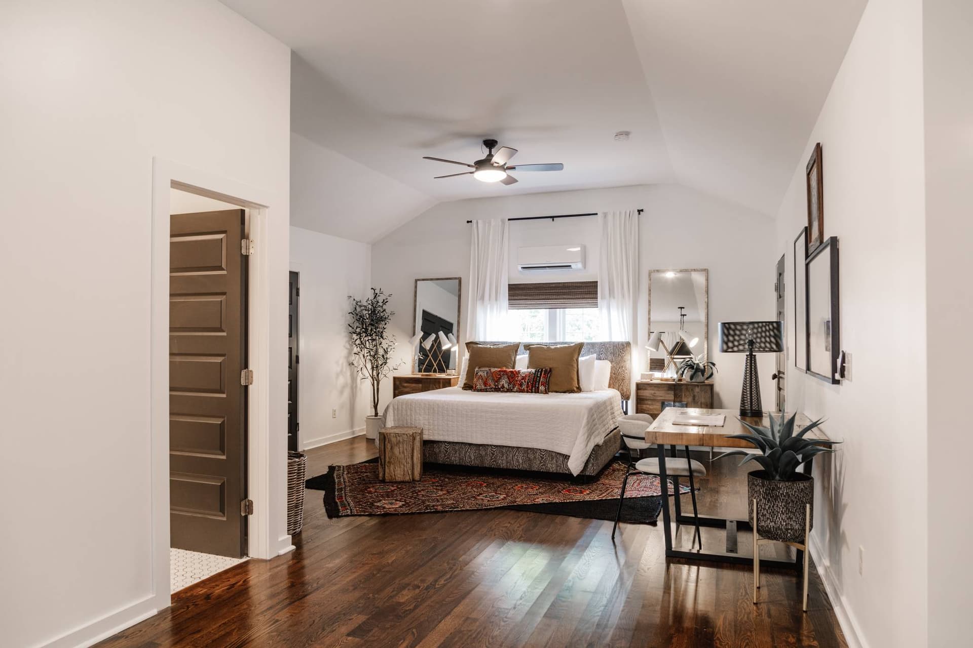 Nashville Chic - Image 17