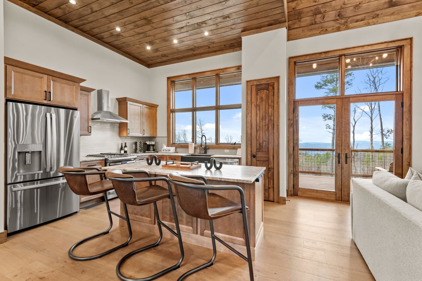 Dire Wolf at Eagles Nest - Image 5