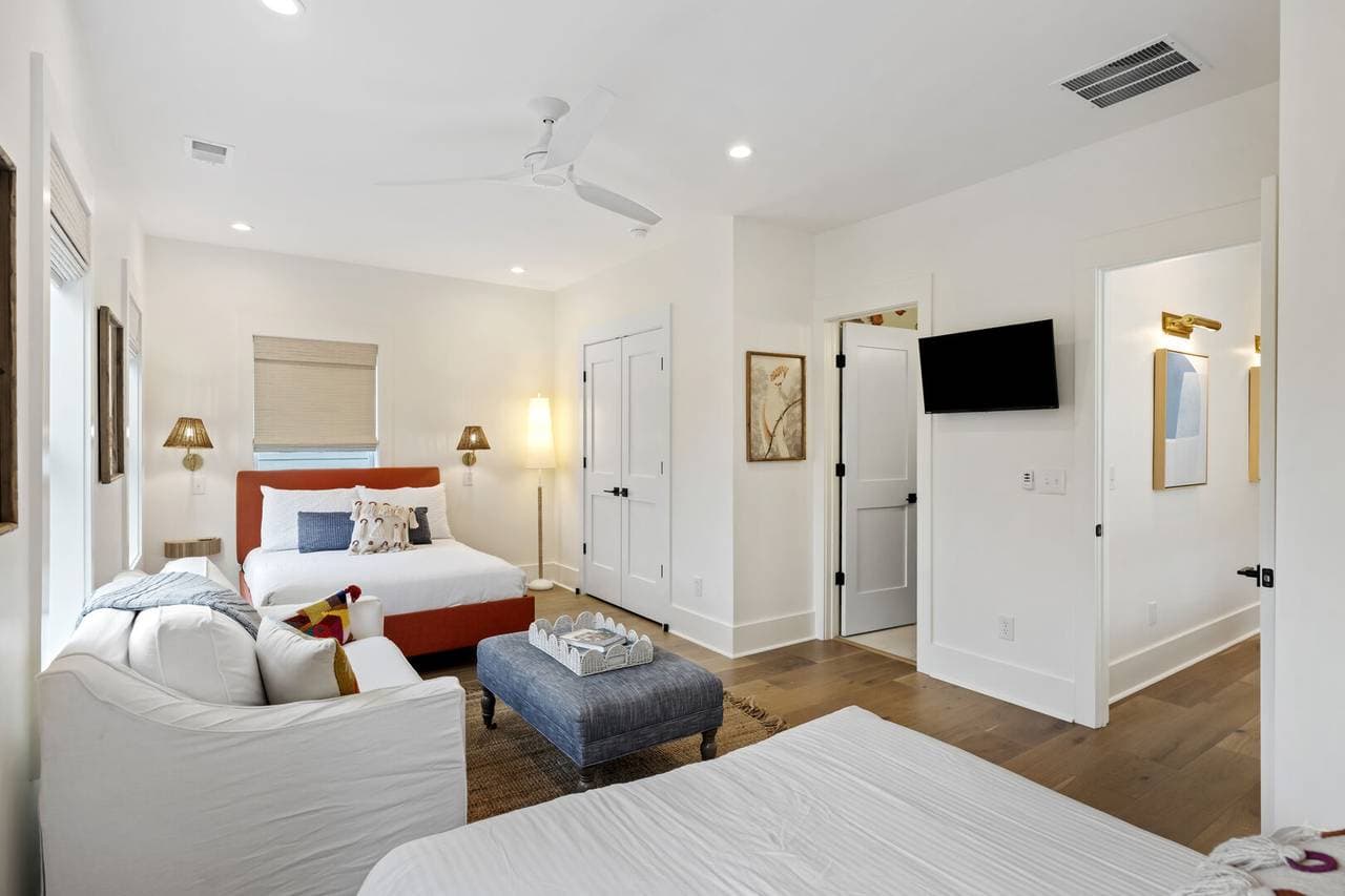 Yacht Harbor #10 - Image 19