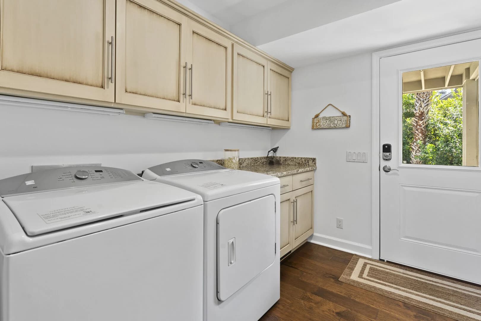 Pelican's Perch - Image 22