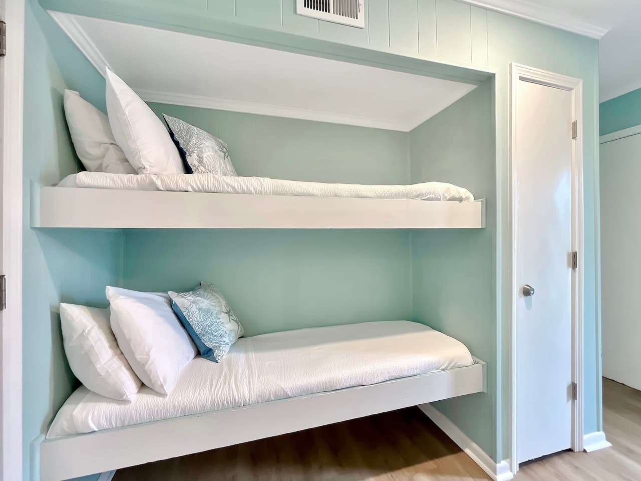 Sea Cabins Residence - Image 8