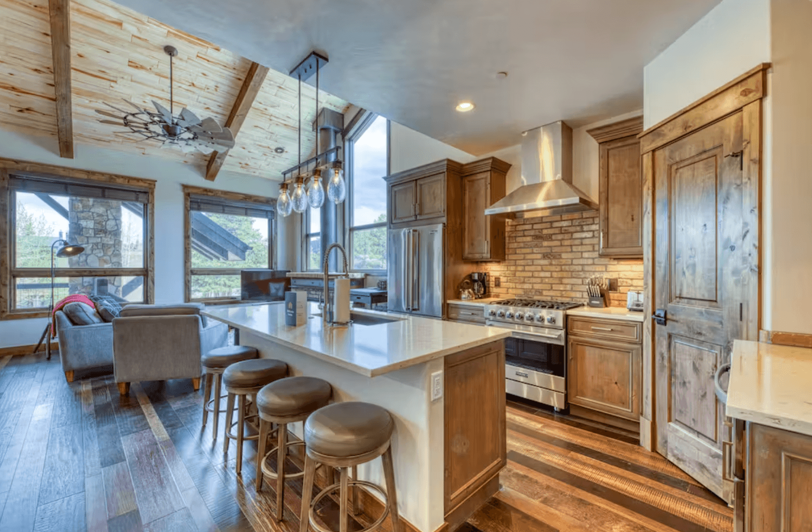 2nd Ave Luxury Condo - Image 4