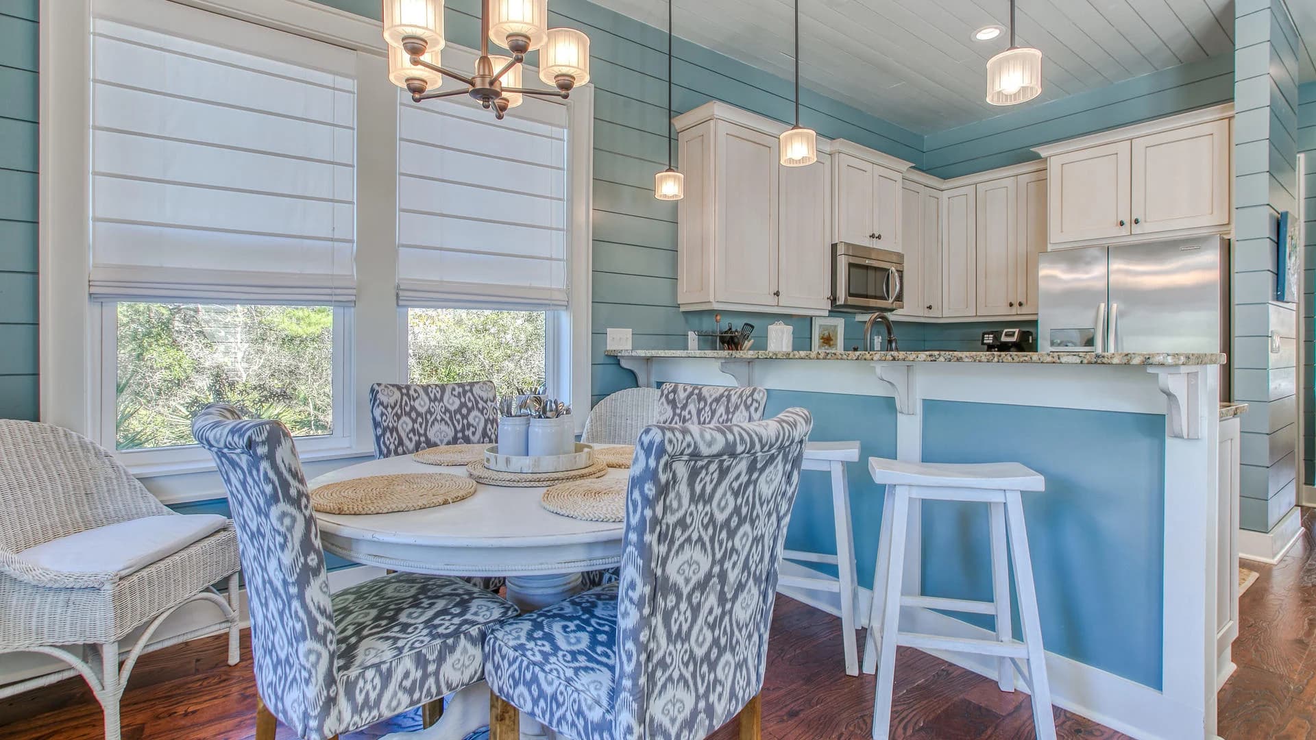 Shades of Blue House - Image 7