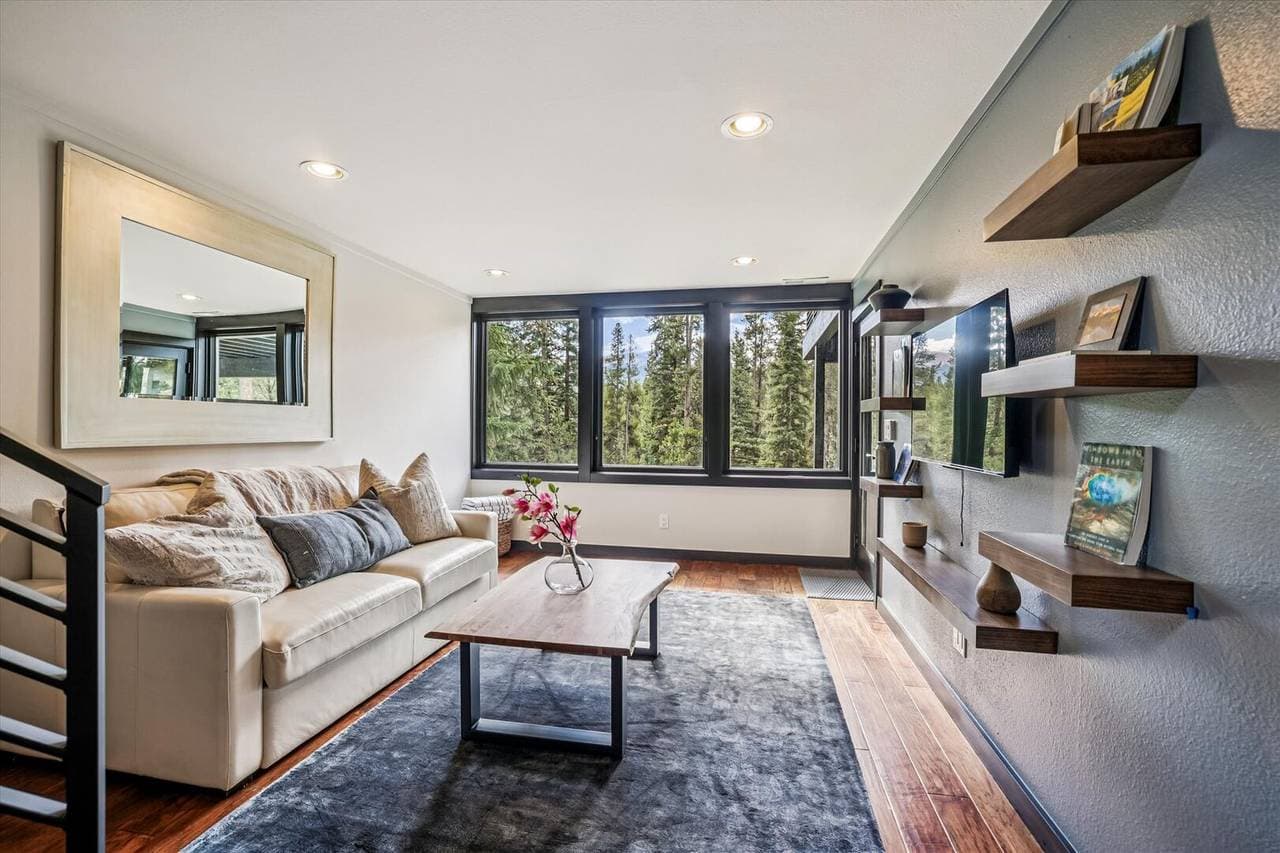 Summit Solitude Estate - Image 31