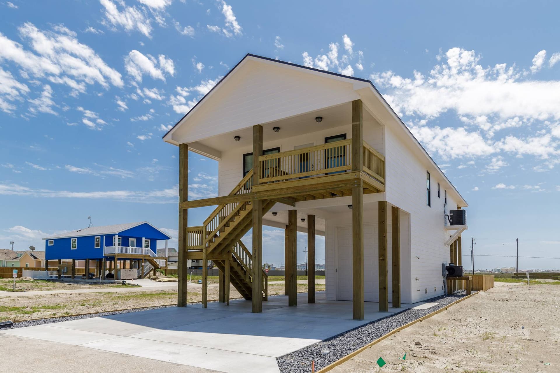 Skiff House - Image 43