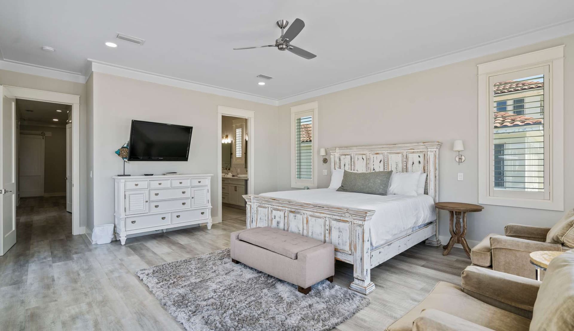 Latitudes Manor - Image 19