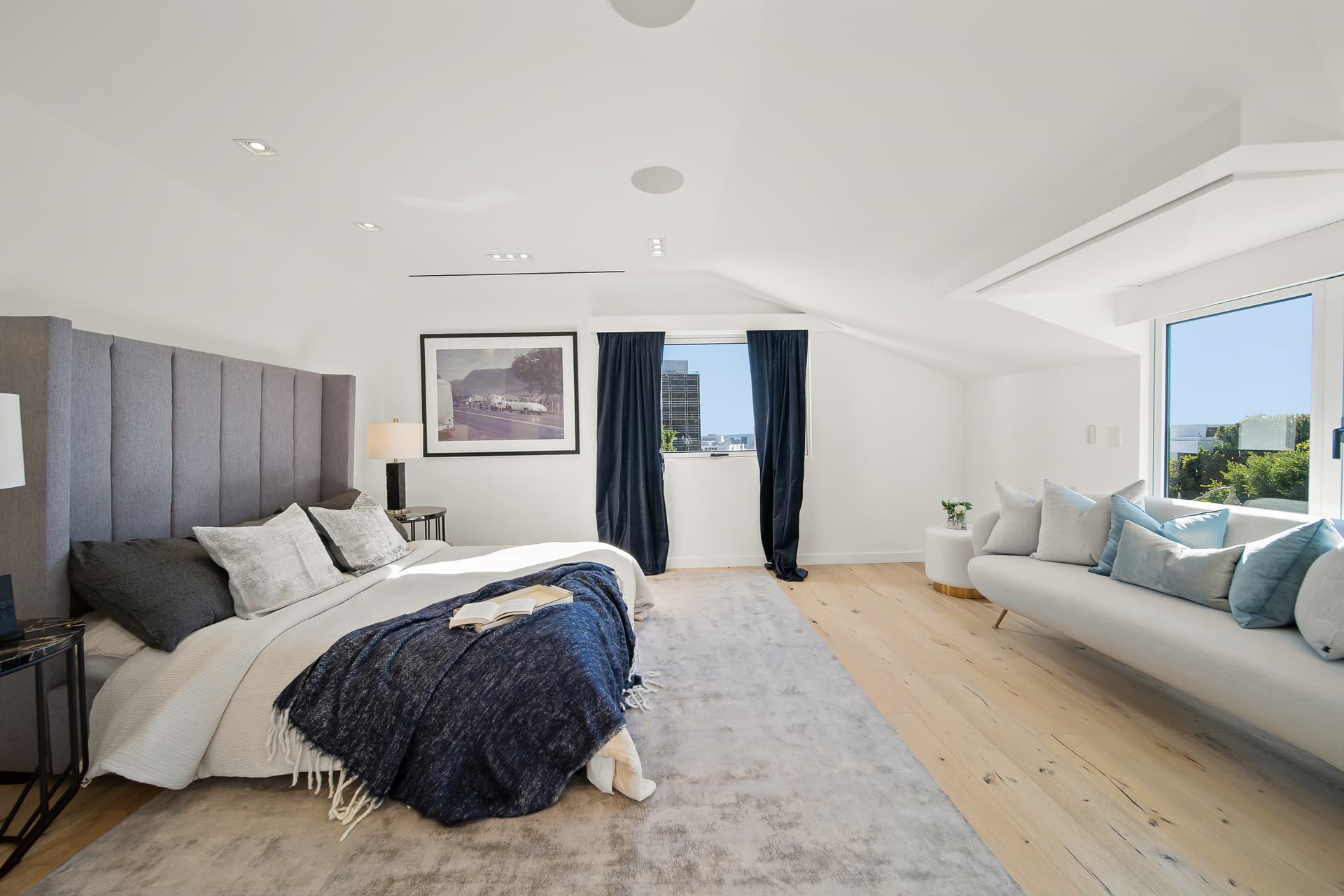 London Villa - Image 49