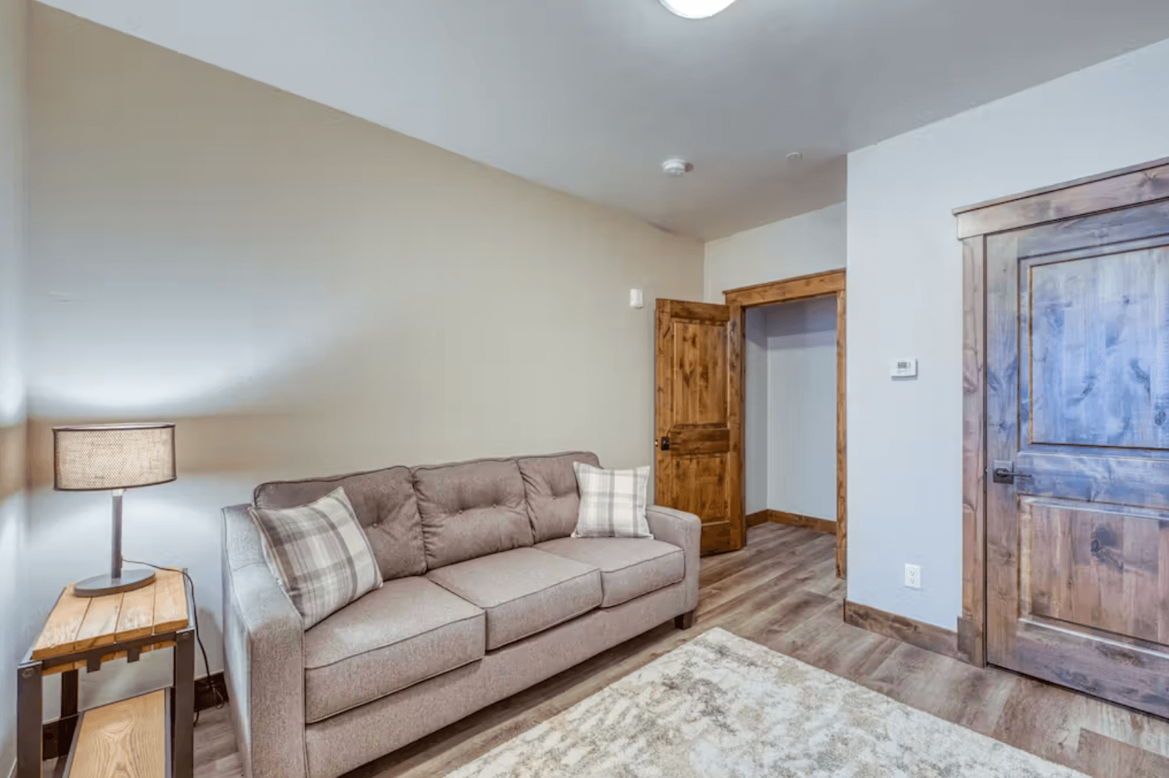 2nd Ave Luxury Condo - Image 9