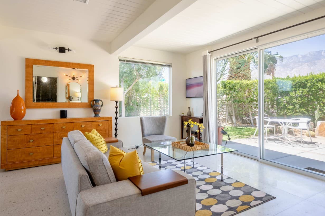 Hugh Kaptur's Mid Century Modern Oasis - Image 4