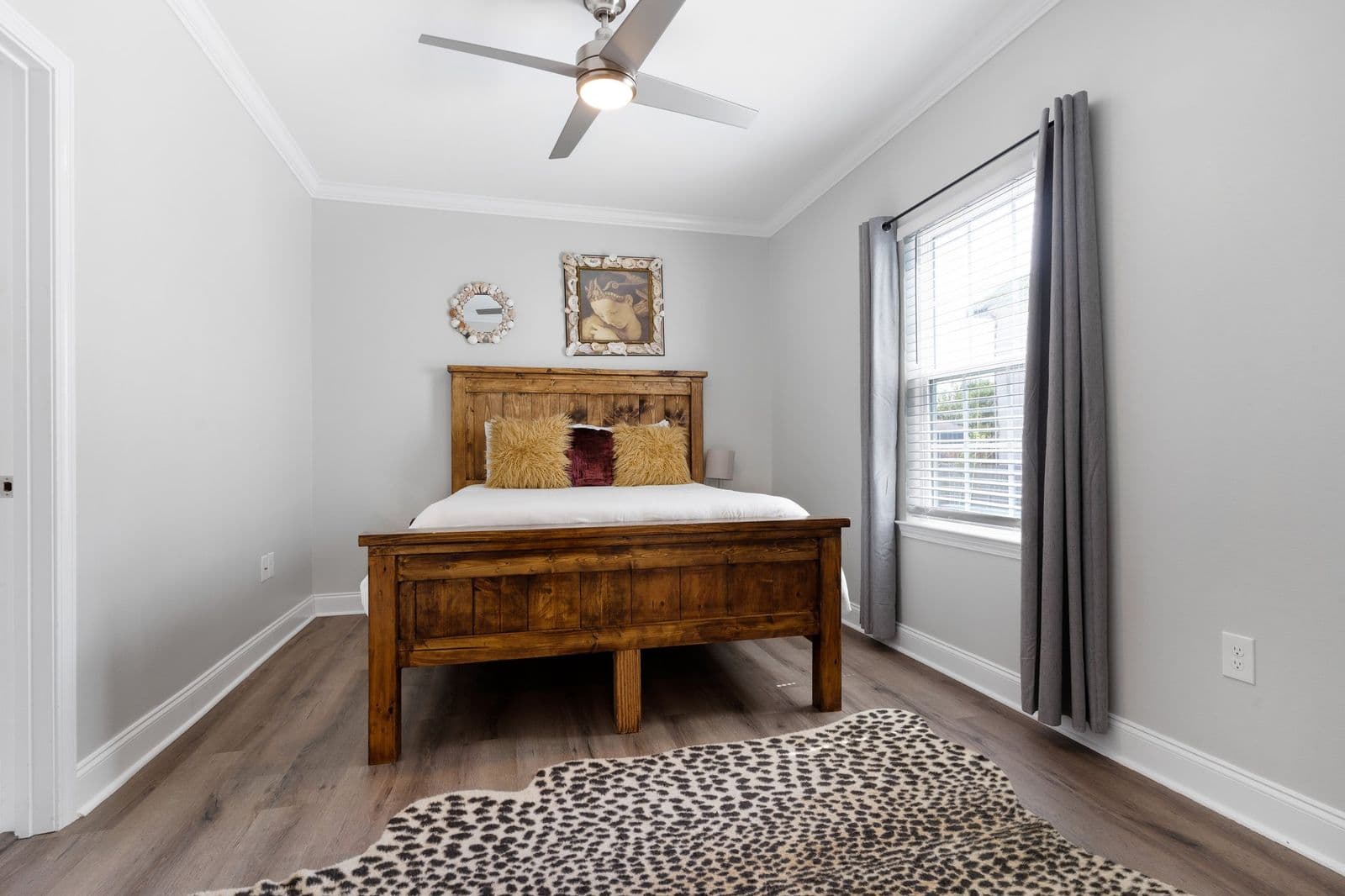 Exquisite Mid-City House - Image 13