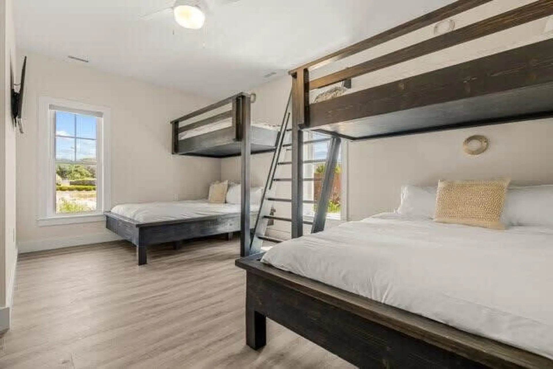 Aurora Tidesong - Image 71