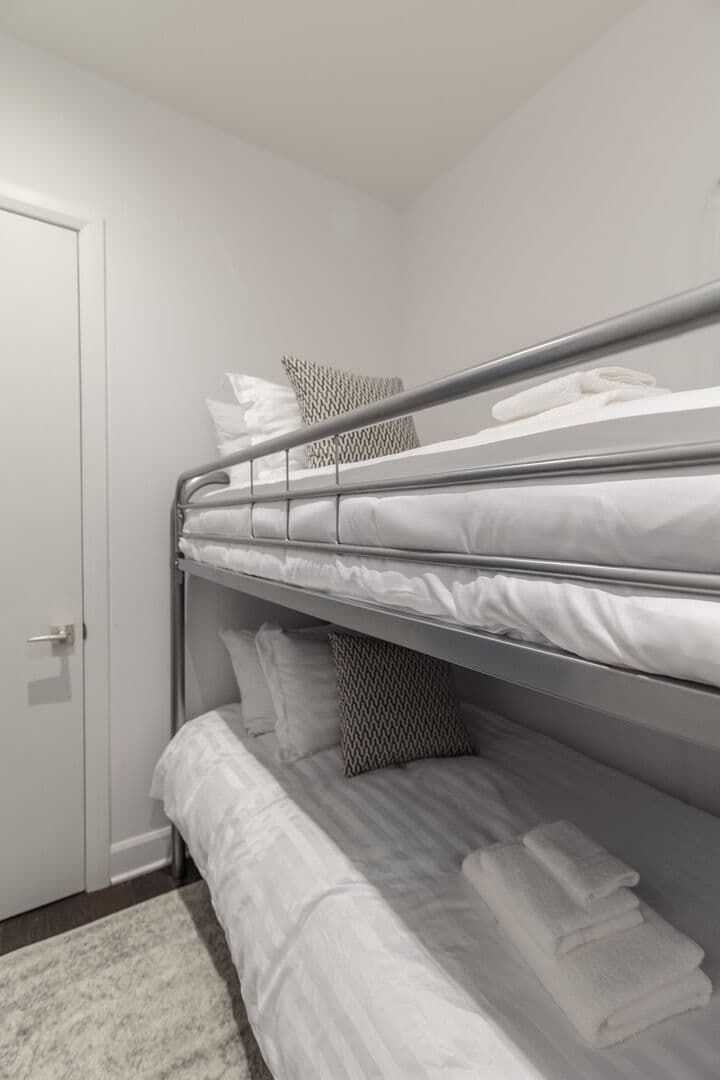 Lasalle House - Image 12