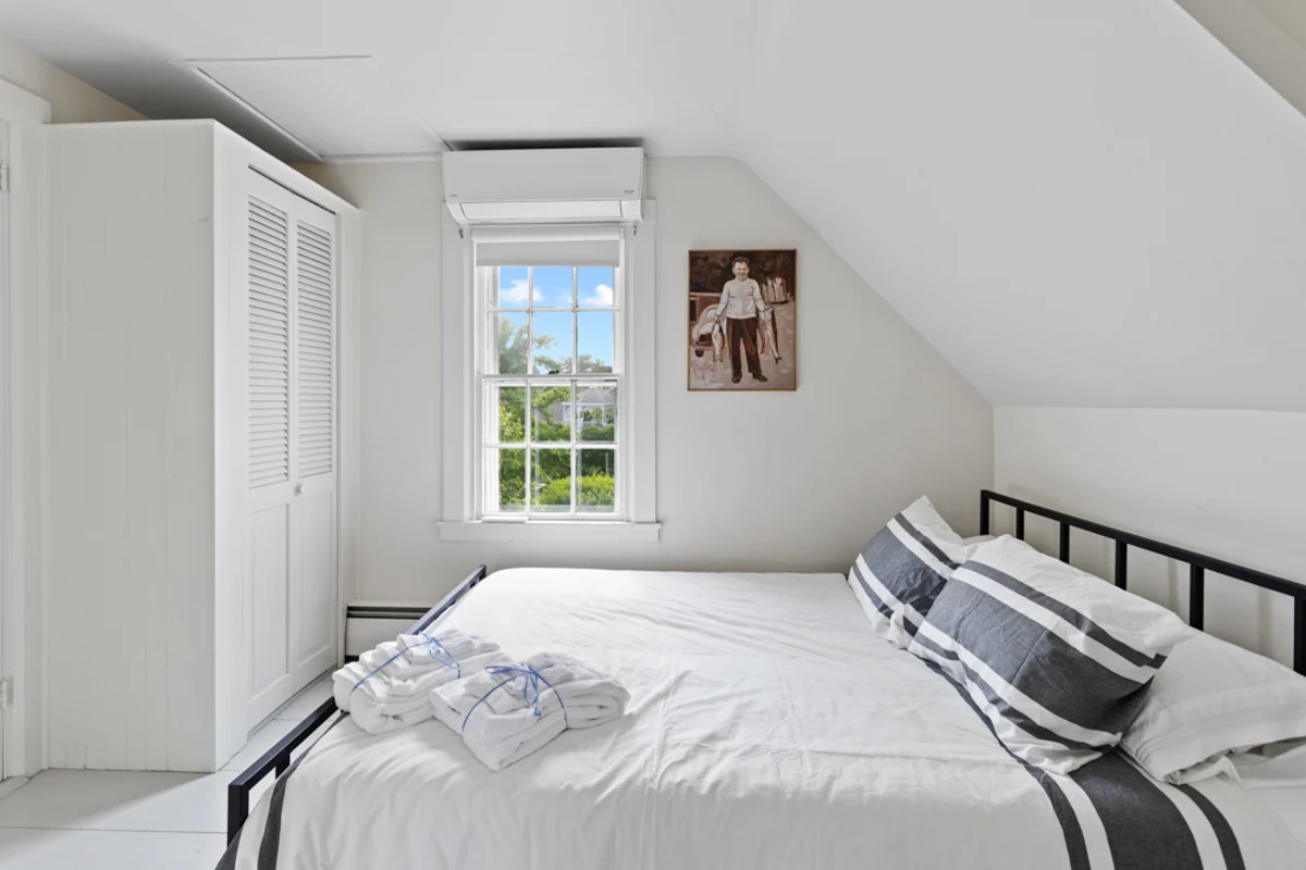 Chatham Farmhouse - Image 24