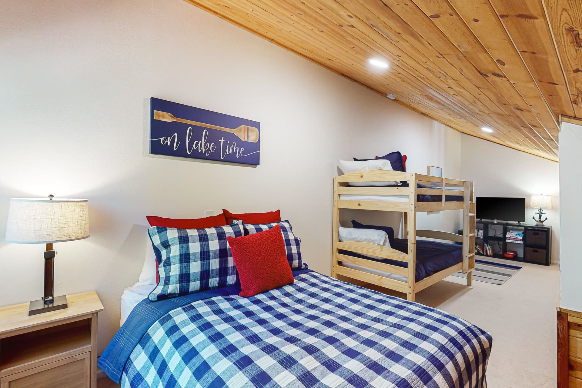 Trout Creek Retreat Home - Image 12