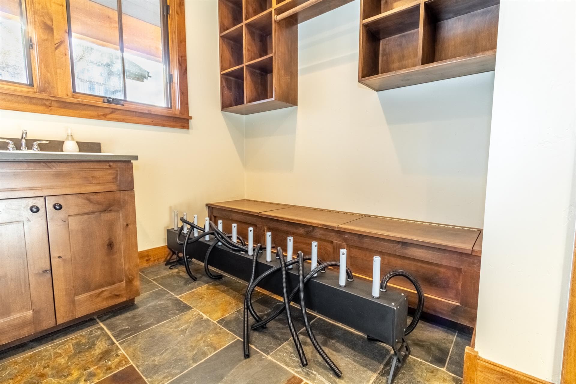 Shores Lane - Image 20