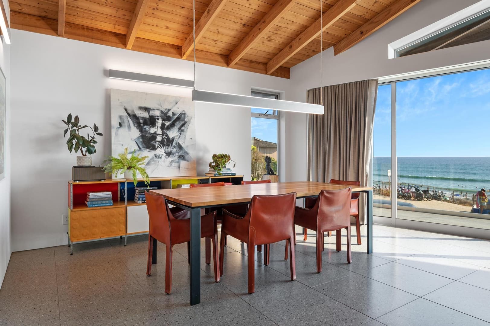 Beachfront Modern Retreat - Image 12