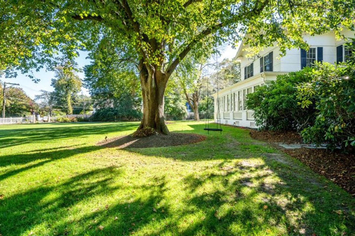 Center Of It All Estate - Image 13