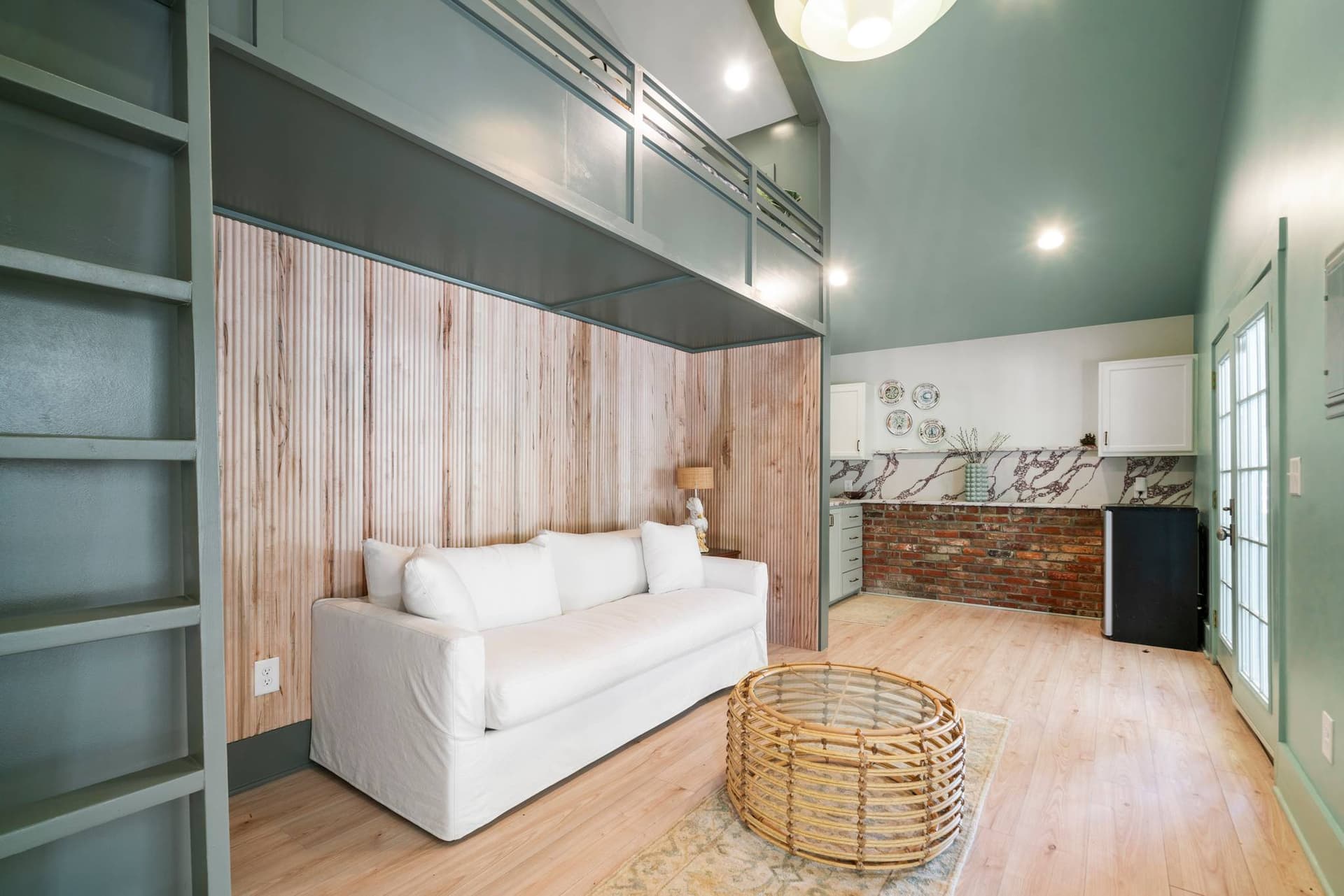 Nashville Entertainer - Image 18