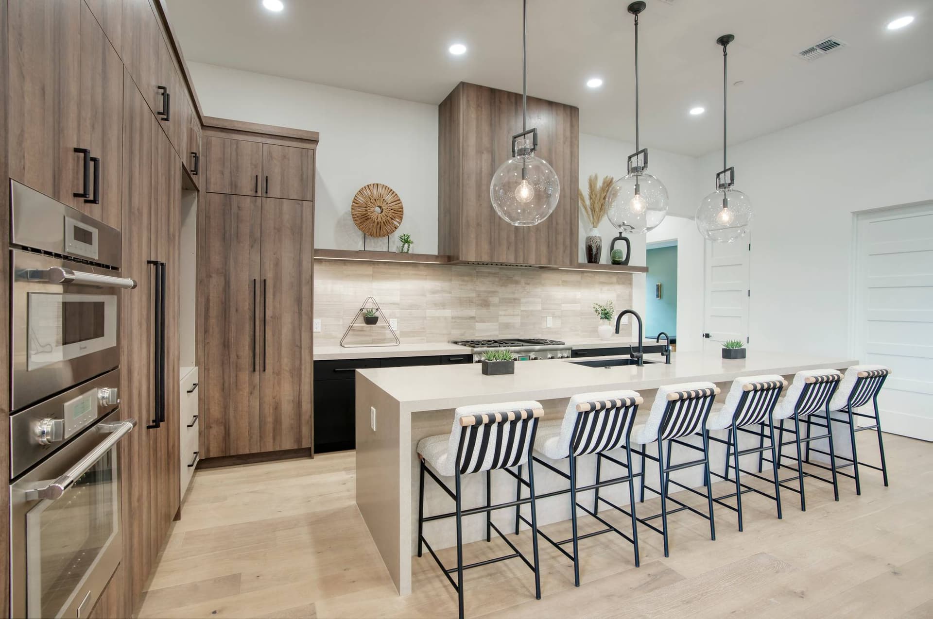 Estate on Harmony - Image 21