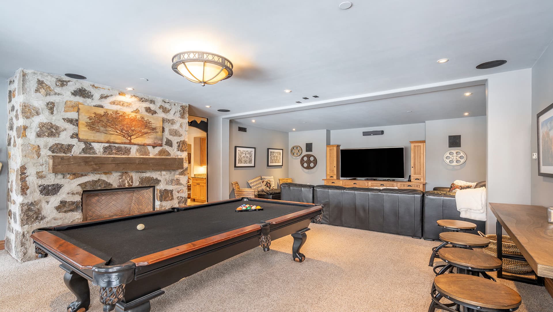 Twin Elk Lodge - Image 18