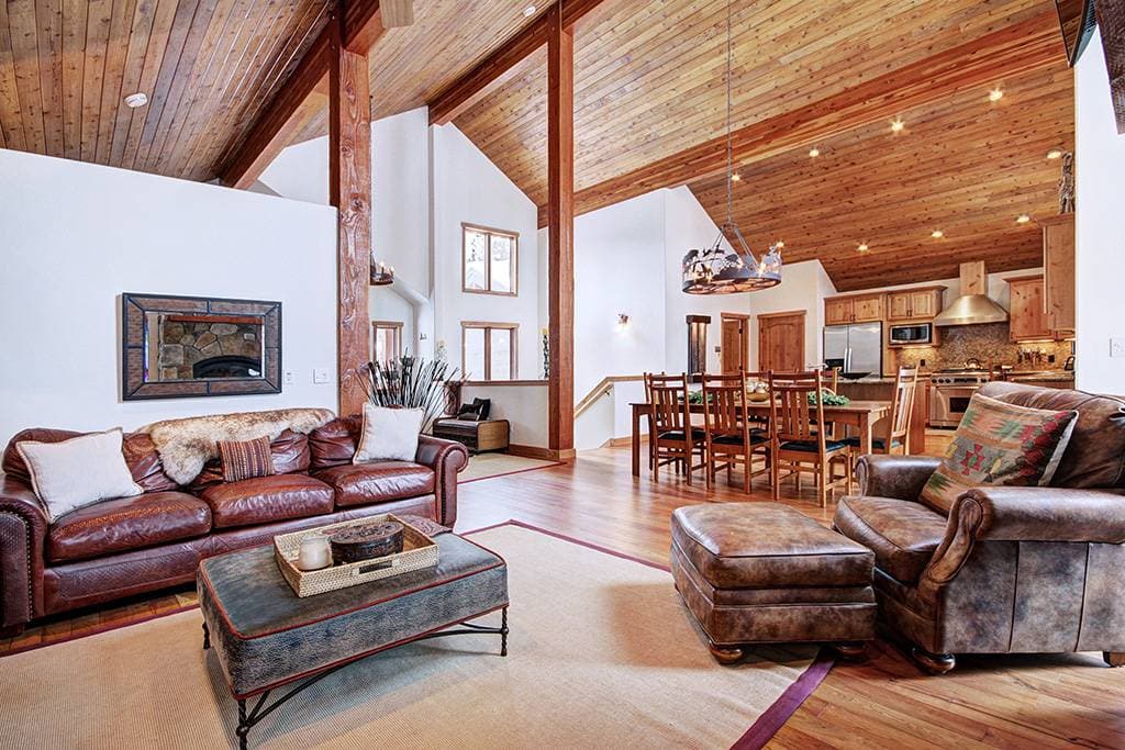 Pine Needle Lodge - Image 3