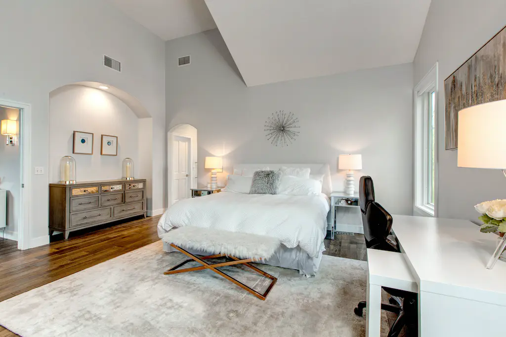 Glamorous Gallivan Place - Image 9