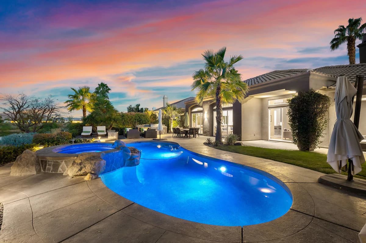 Lake View Home - Image 35