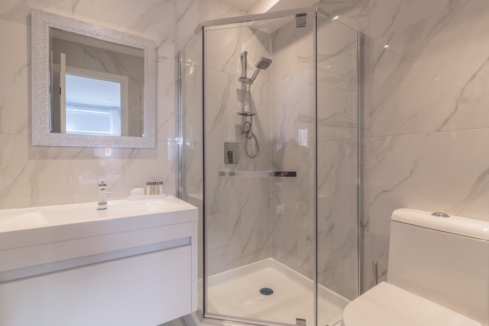 Lincoln Home - Image 60