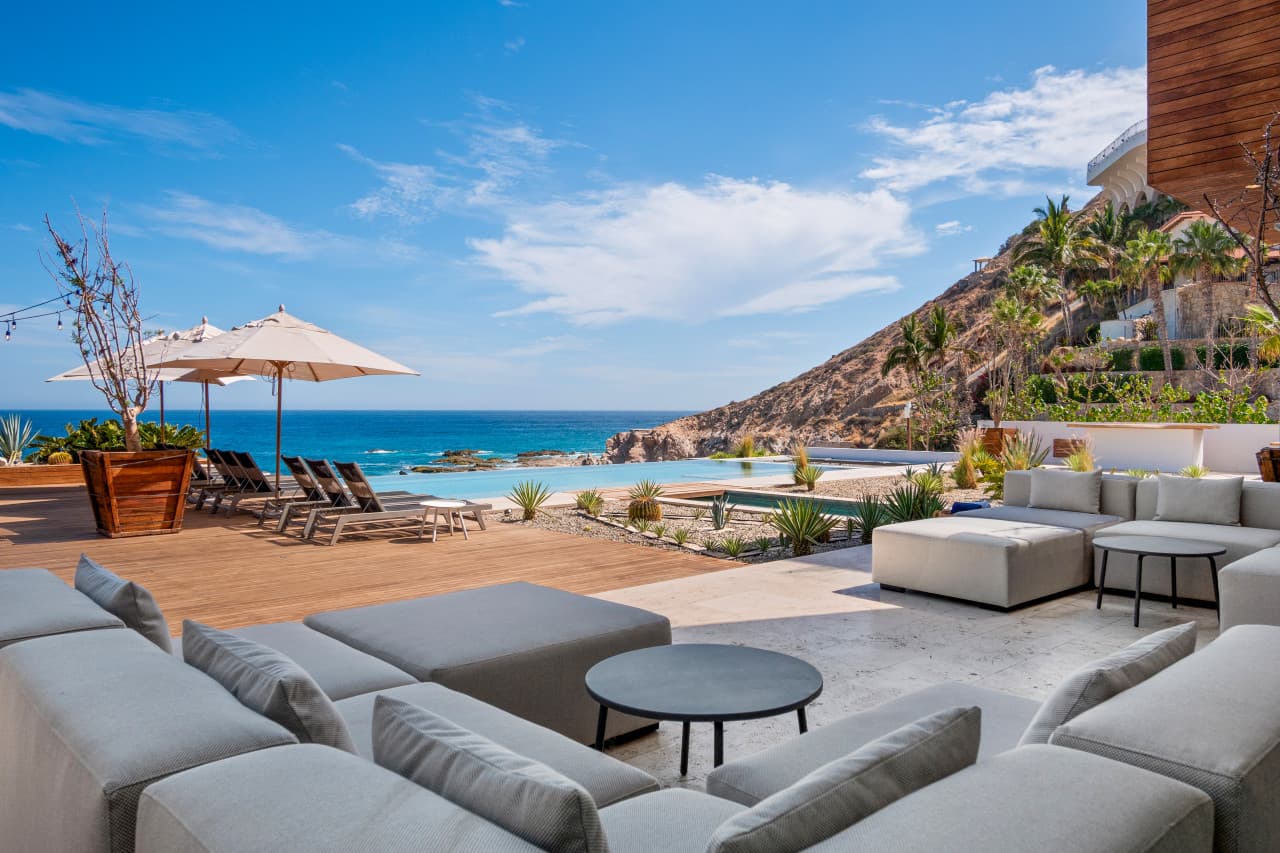 Private Beachfront in Palmilla - Image 3