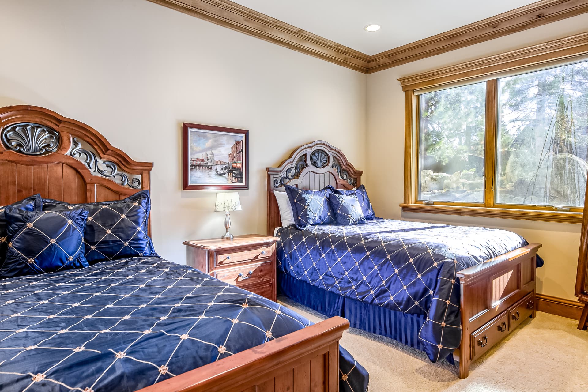 Alpine Luxury Home - Image 16