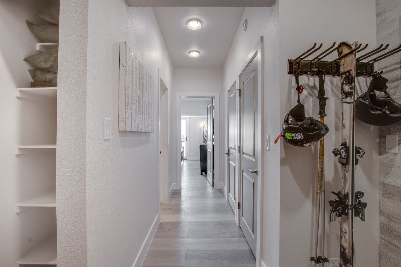 Lavish Condo - Image 19