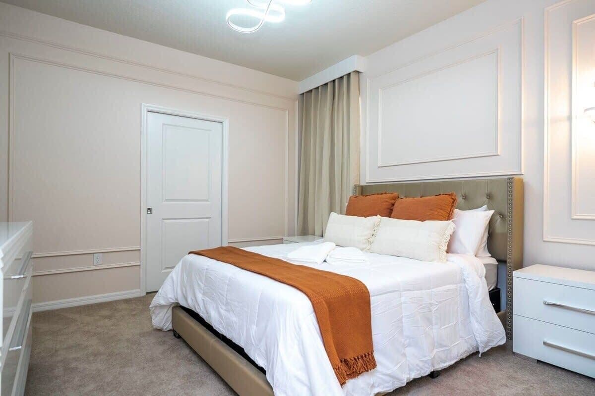 Windsor Island #4458 - Image 15