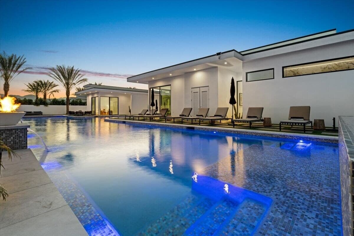 Bravo Villa #11 - Image 64