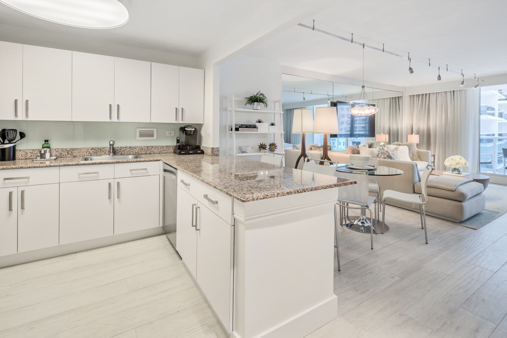 Roney Palace Retreat - Image 3