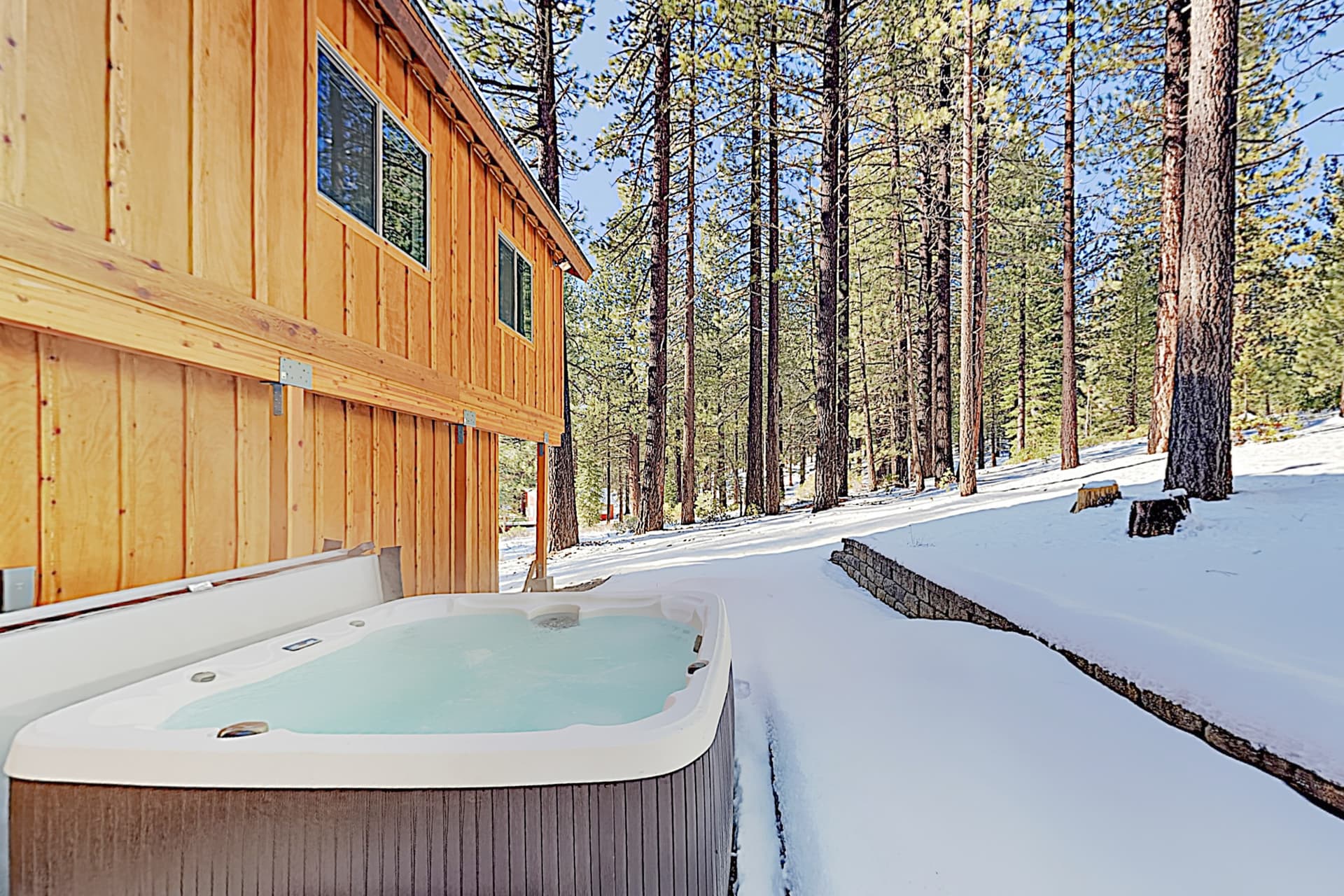 Luxury Mountain Retreat House - Image 23