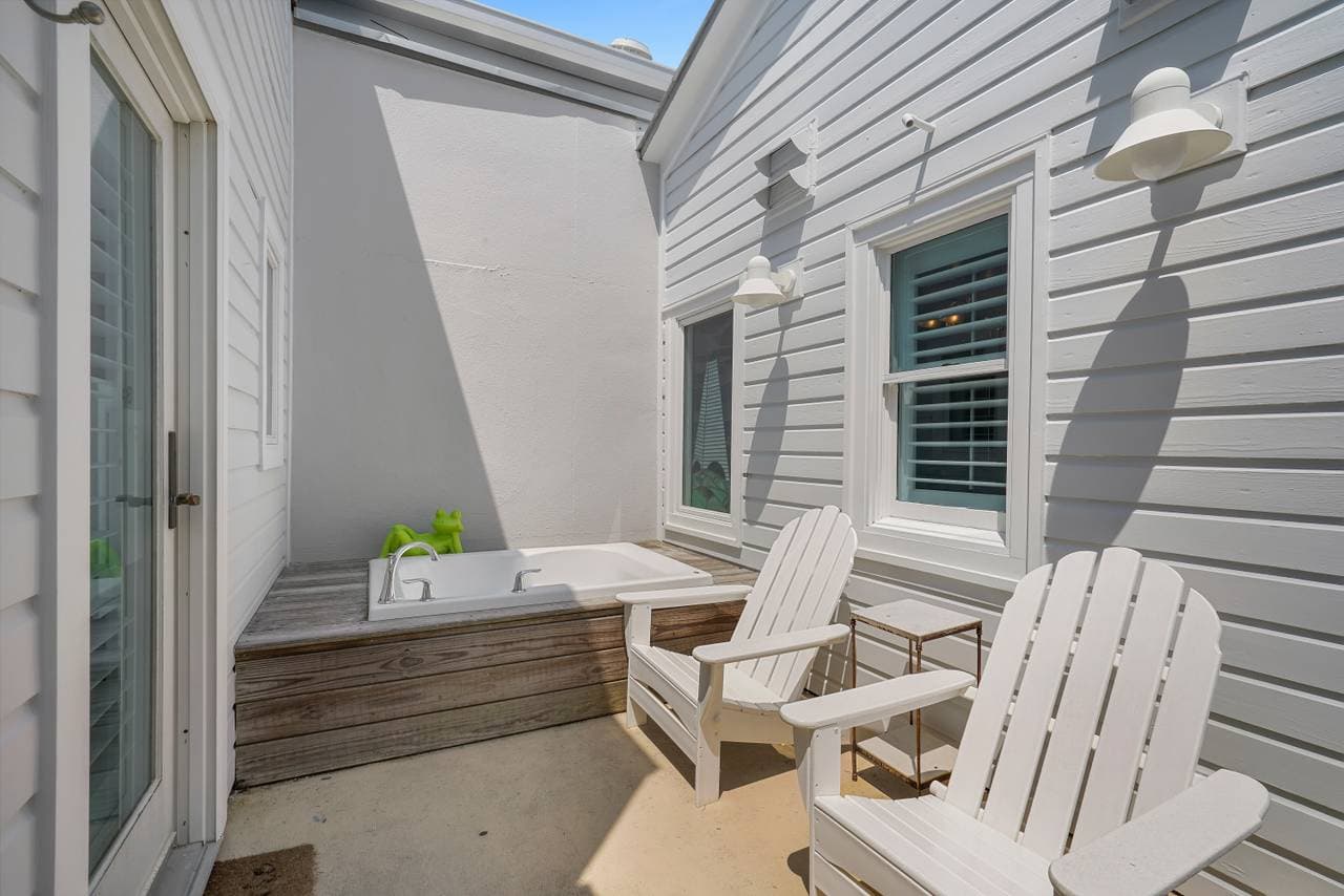 Above The Crowd Home - Image 28