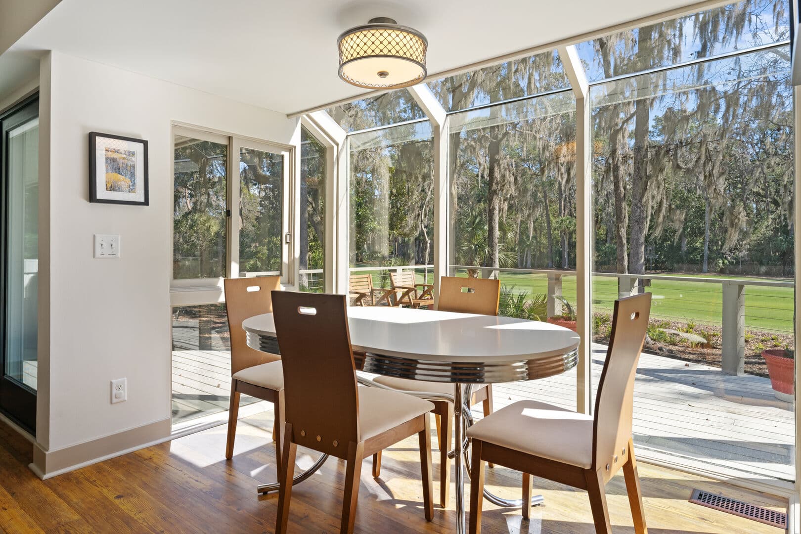 Sunny Shores - Image 9