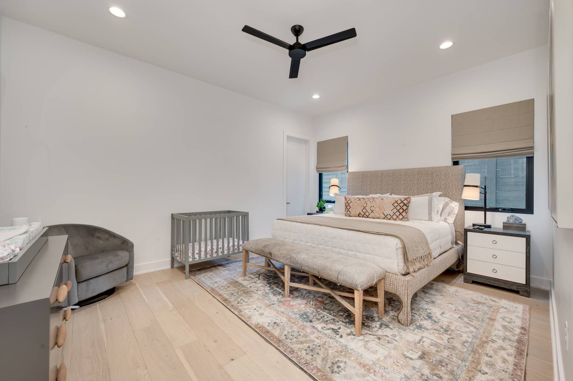 Austin Bella - Image 29