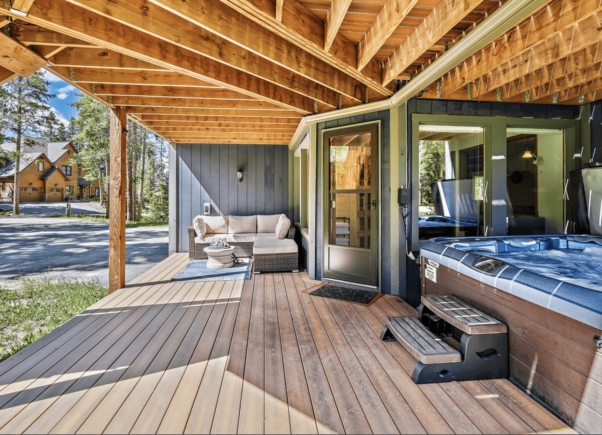 Sapphire Chalet - Image 29