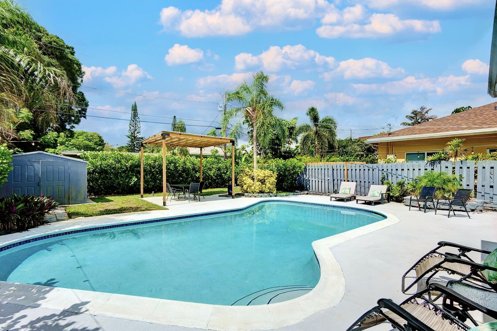 Wilton Manor - Image 30