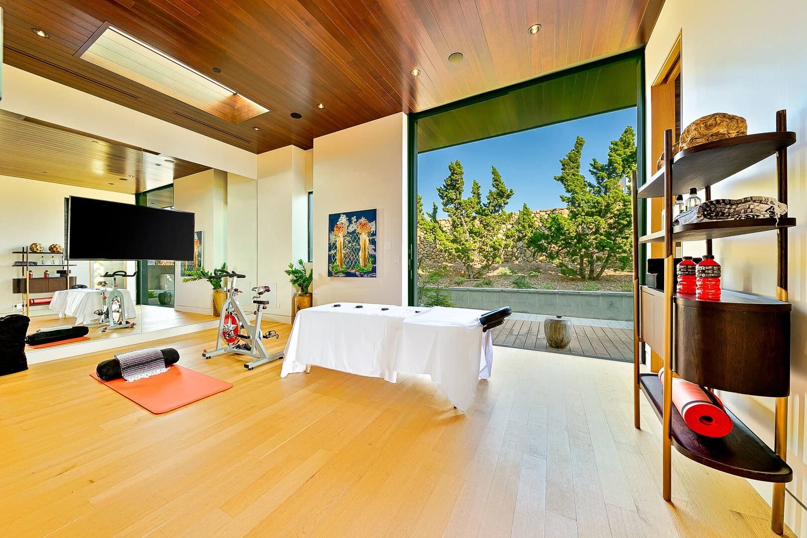 Malibu Beach Oasis - Image 15