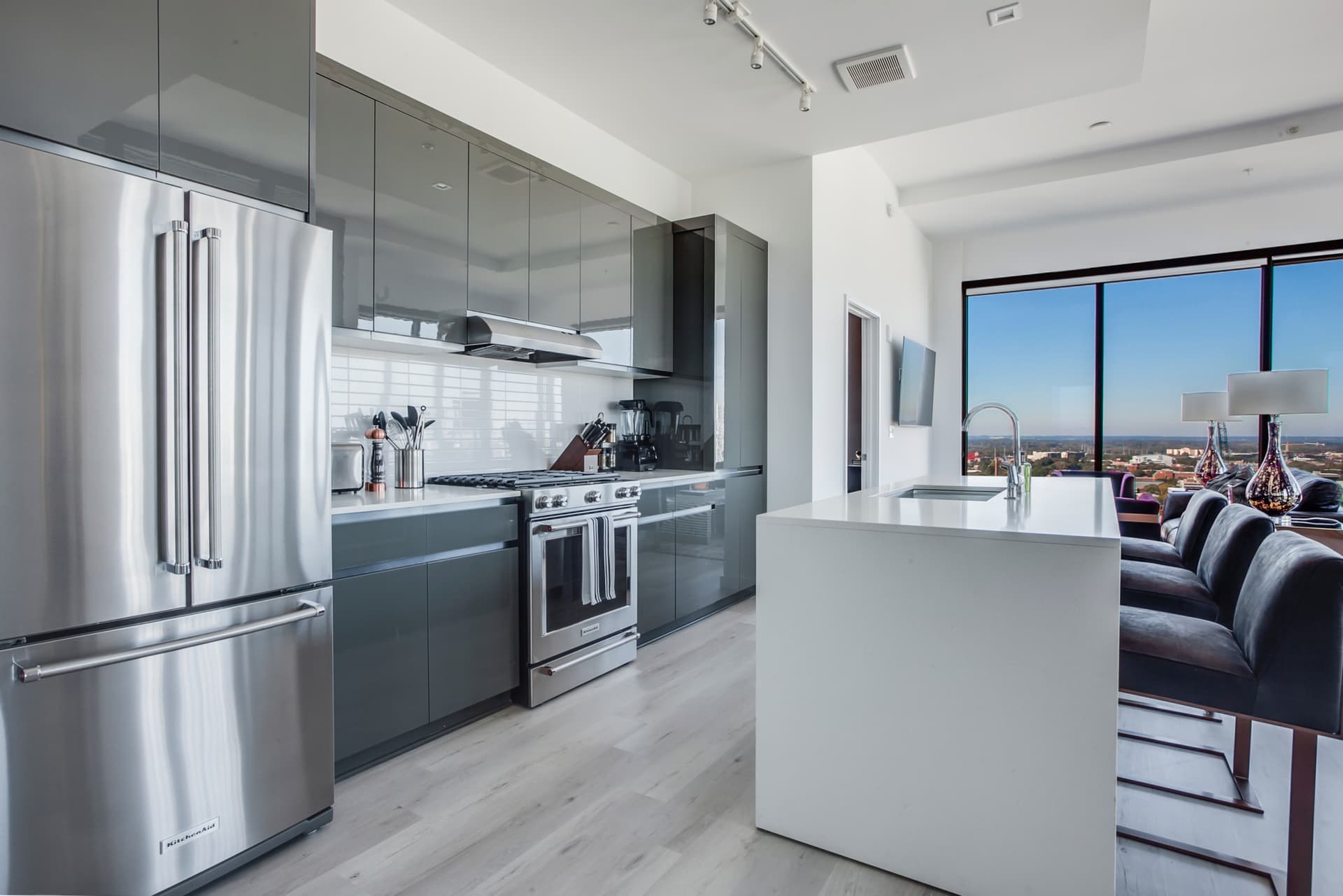 Golden Eye - Image 4