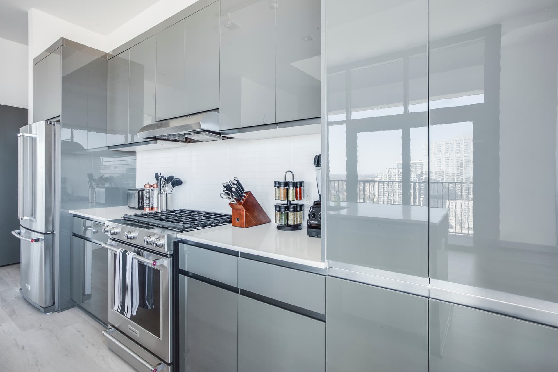 Golden Eye - Image 5