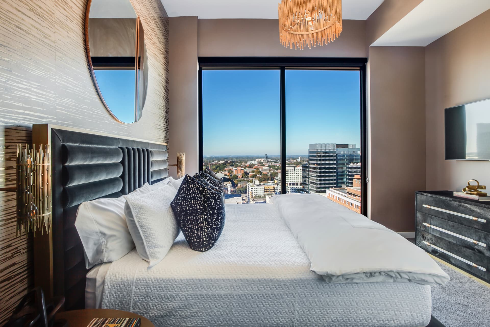 Golden Eye - Image 10