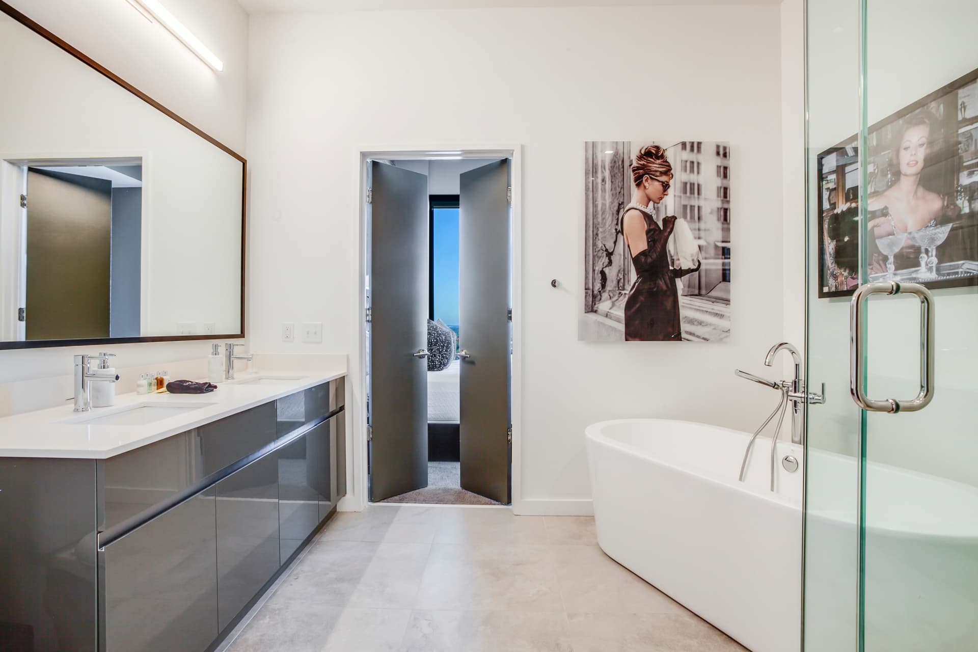 Golden Eye - Image 11