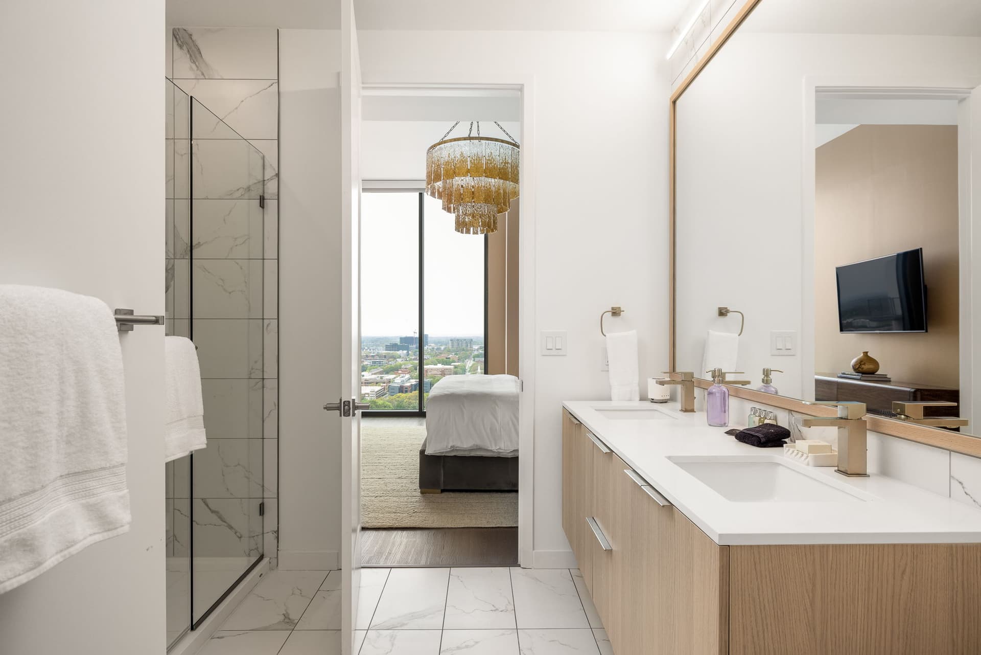 Goldfinger Condo - Image 10