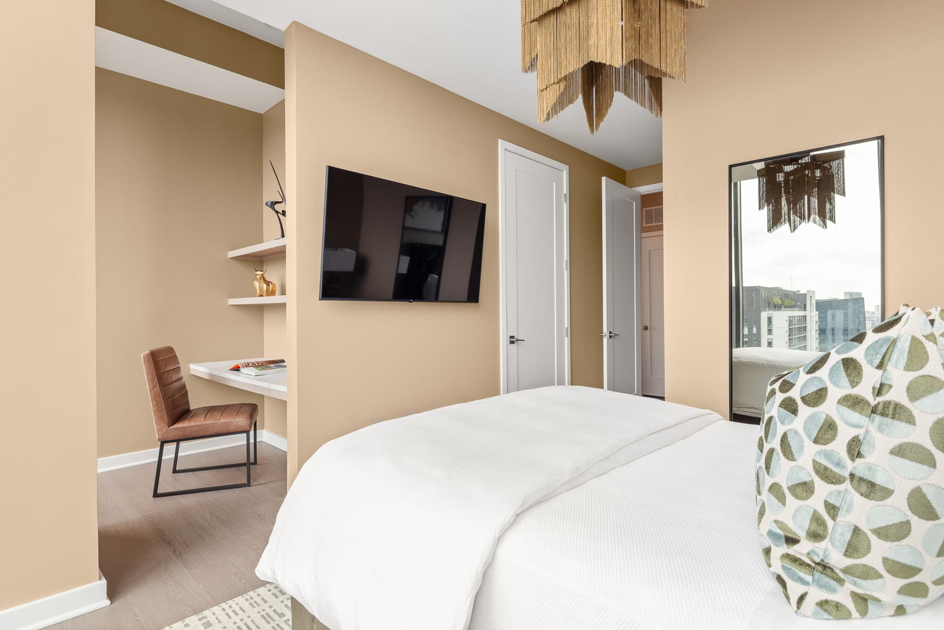 Goldfinger Condo - Image 13